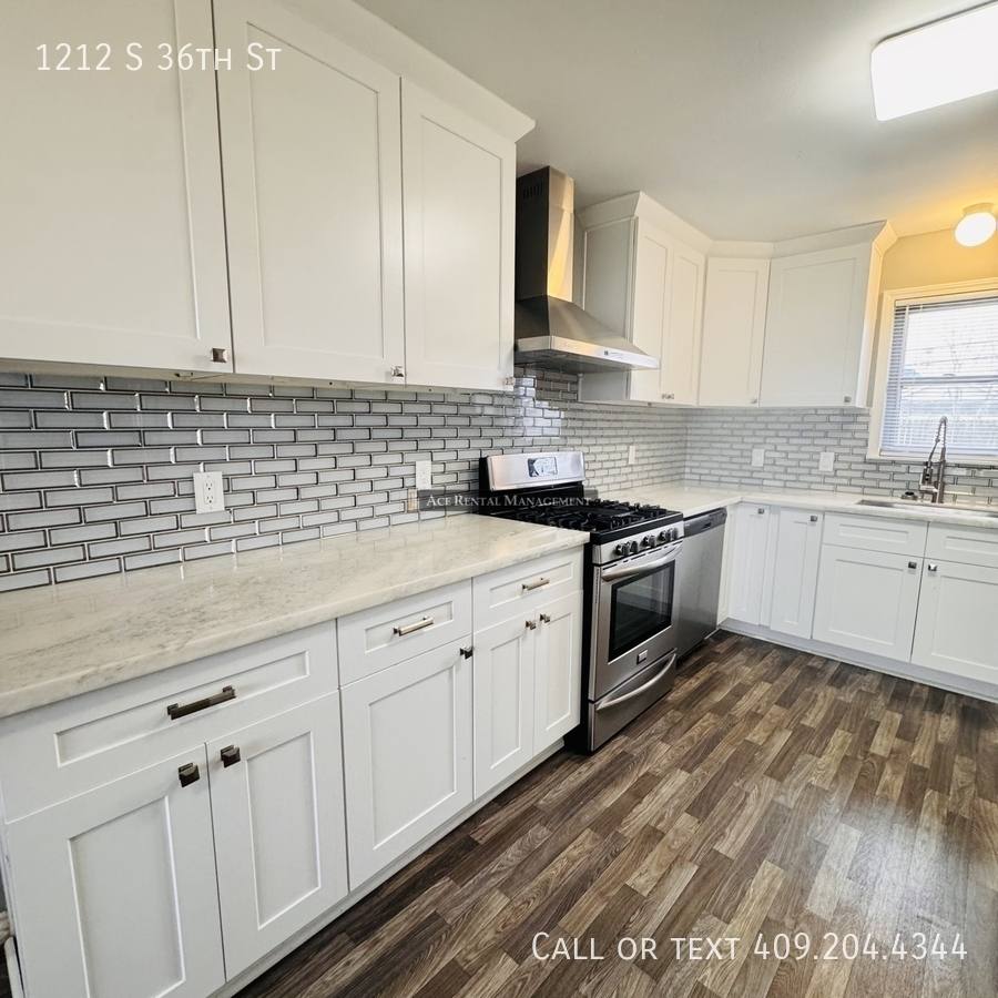 House for rent at 1212 S 36th St, Nederland, TX 77627