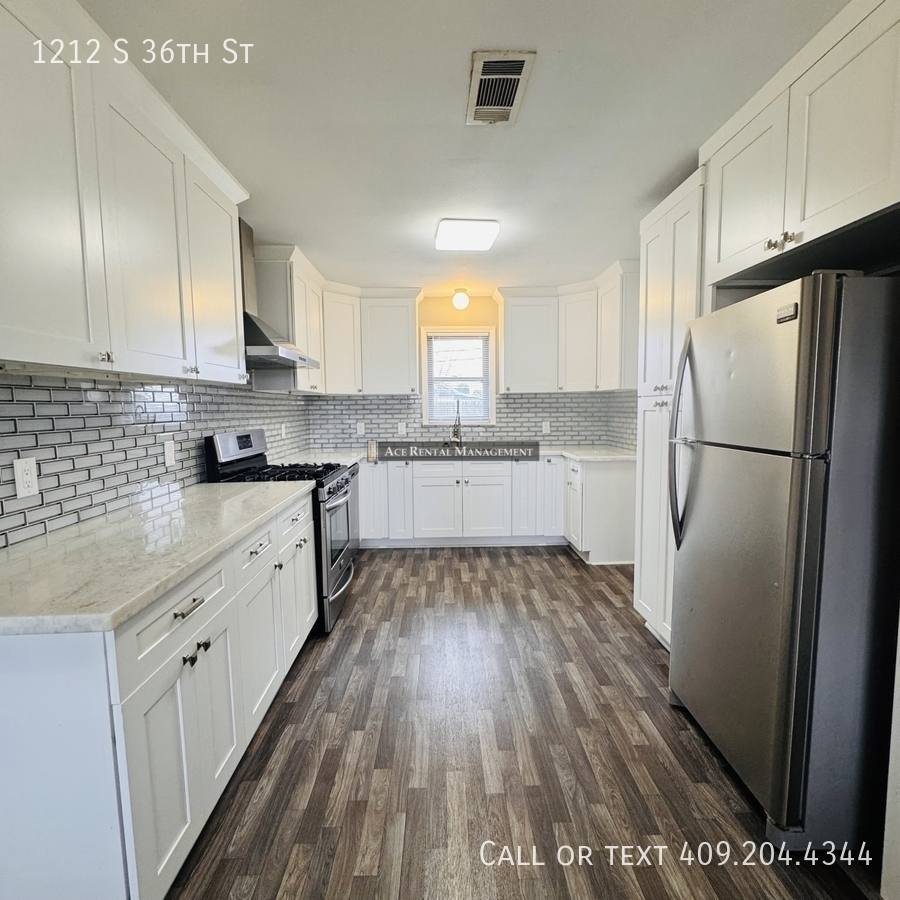 House for rent at 1212 S 36th St, Nederland, TX 77627