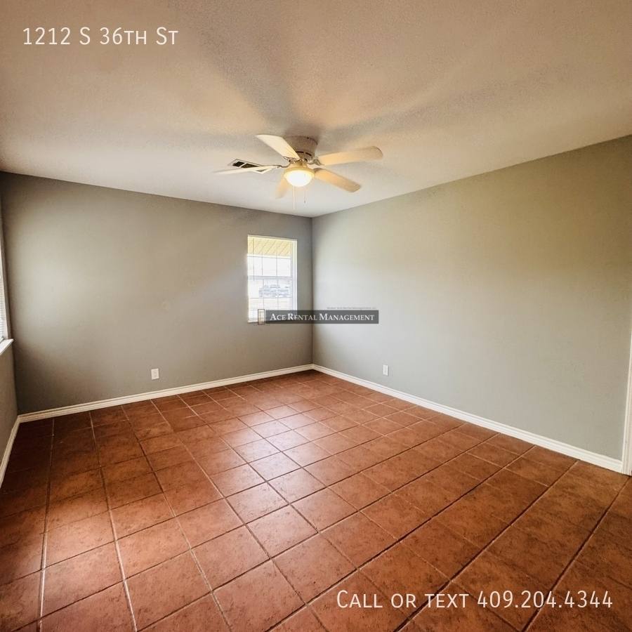 House for rent at 1212 S 36th St, Nederland, TX 77627