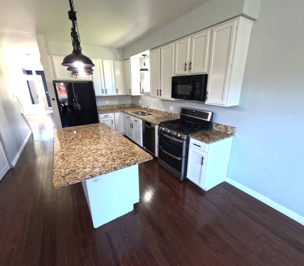 Apartment for rent at 3629 S Indiana Ave, Chicago, IL 60653