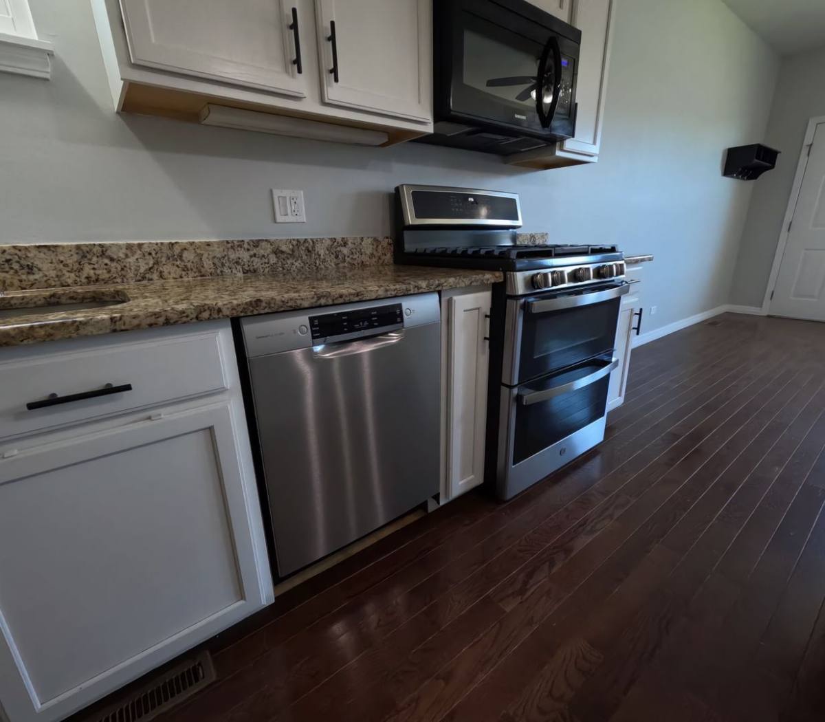 Apartment for rent at 3629 S Indiana Ave, Chicago, IL 60653