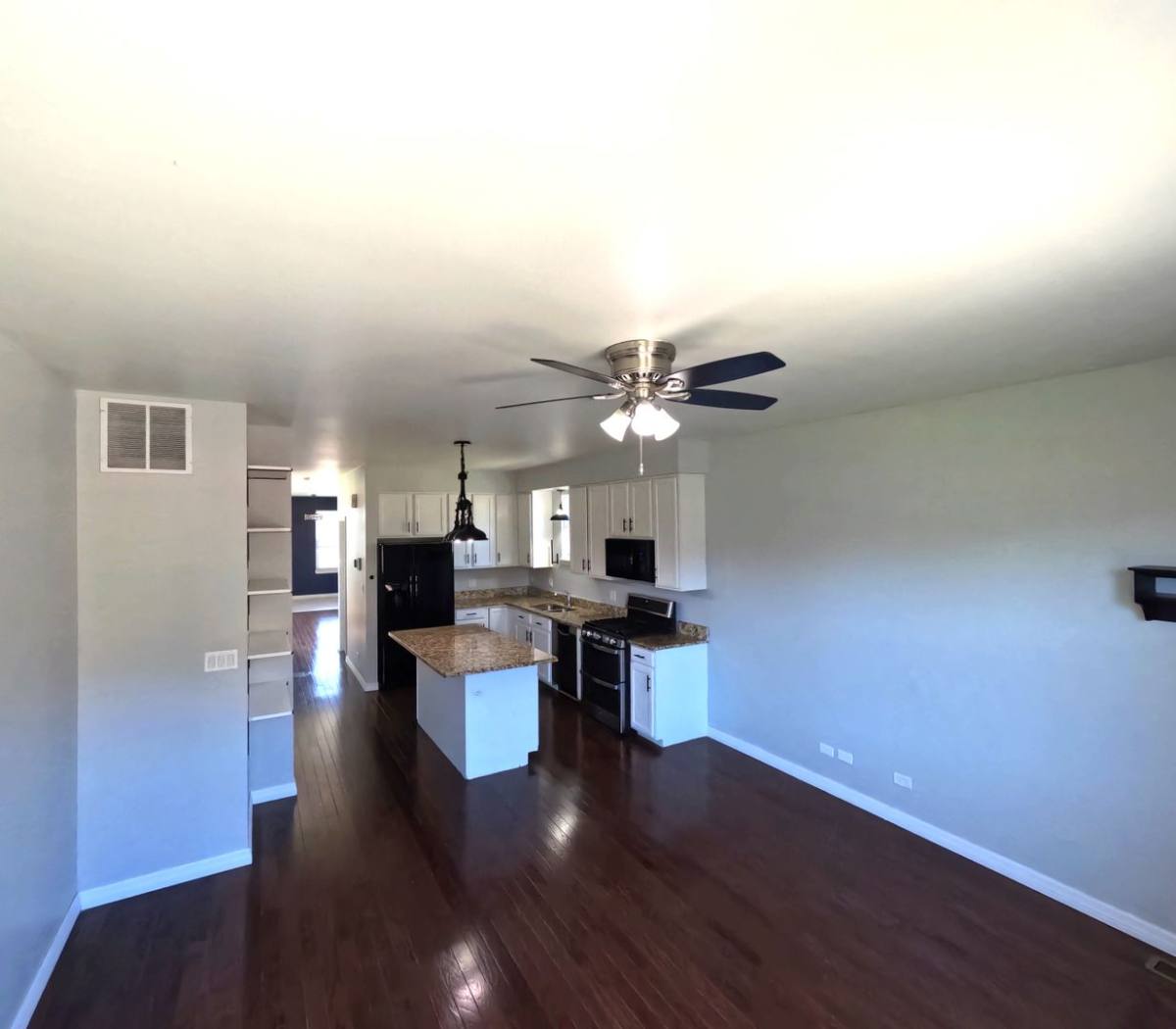 Apartment for rent at 3629 S Indiana Ave, Chicago, IL 60653