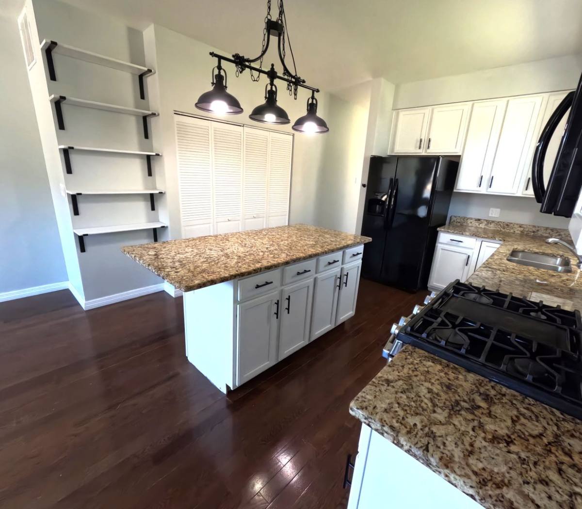 Apartment for rent at 3629 S Indiana Ave, Chicago, IL 60653