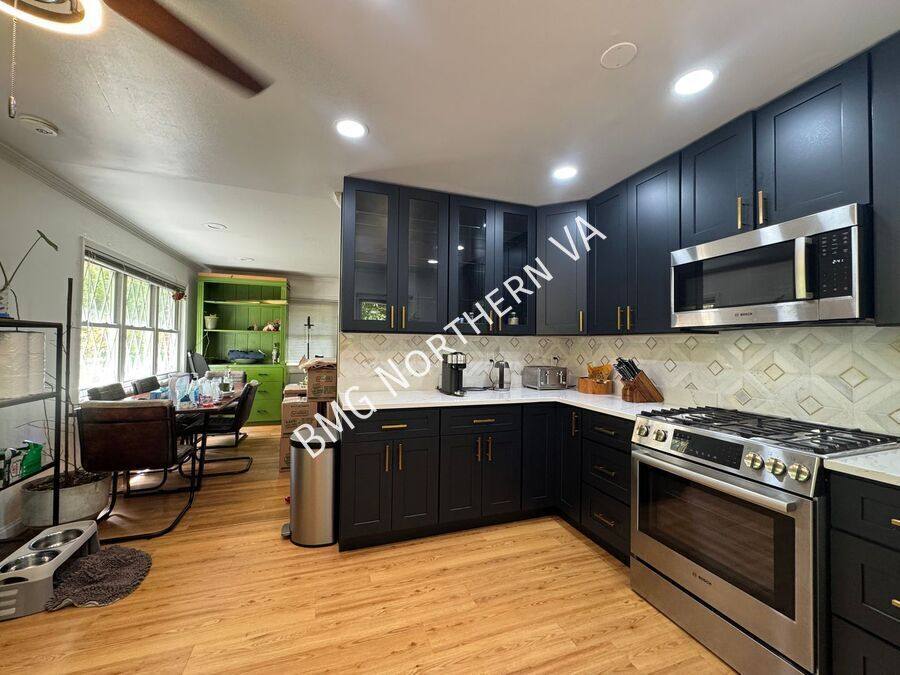 House for rent at 6413 Berkshire Dr, Alexandria, VA 22310