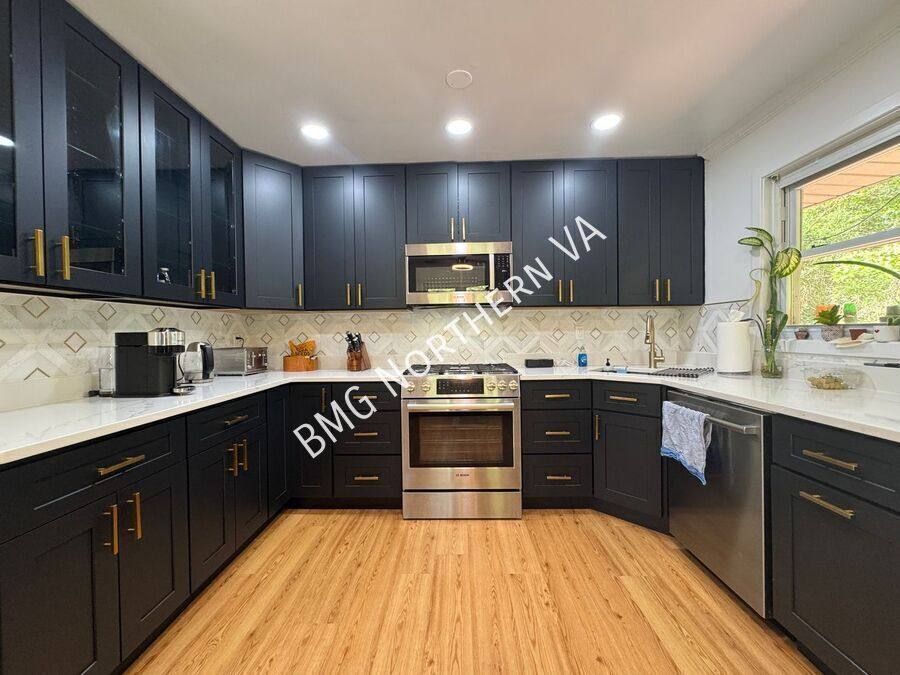 House for rent at 6413 Berkshire Dr, Alexandria, VA 22310