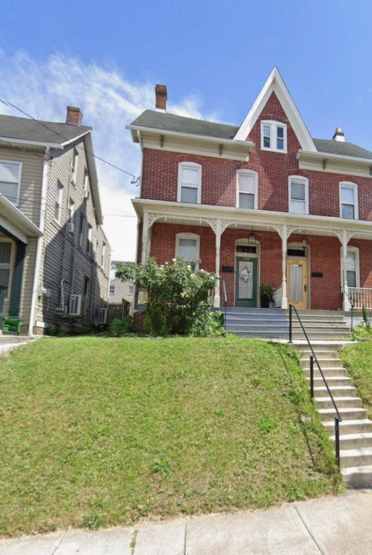 House for rent at 216 W Broadway, Red Lion, PA 17356