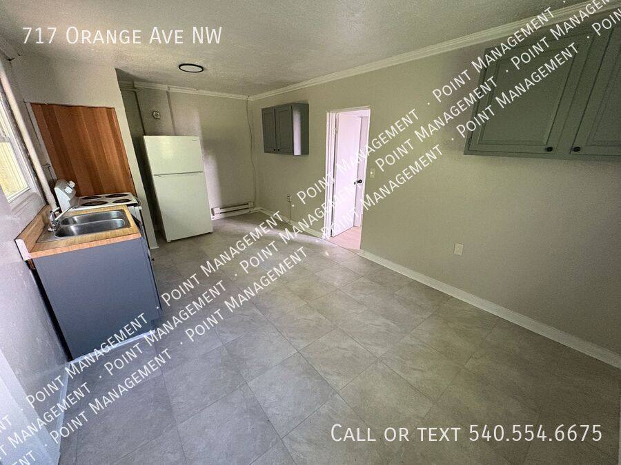 House for rent at 717 Orange Ave NW, Roanoke, VA 24016
