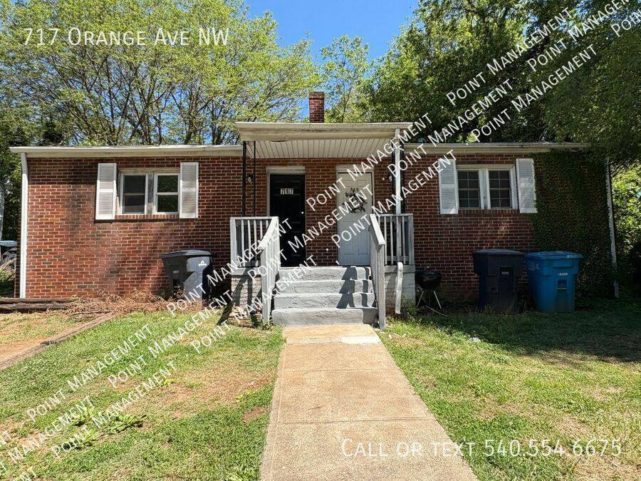 House for rent at 717 Orange Ave NW, Roanoke, VA 24016