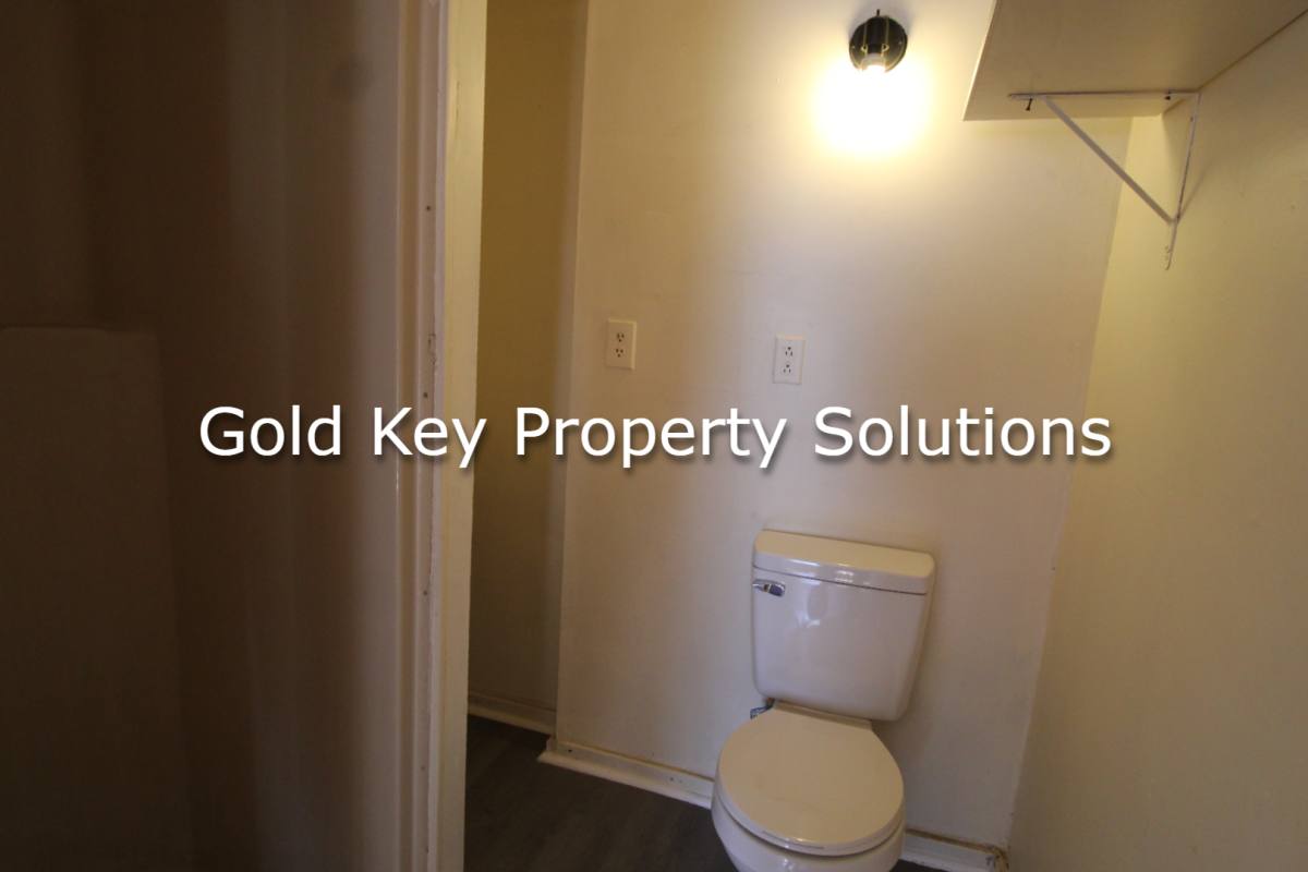 Apartment for rent at 2527 Chase St, Anderson, IN 46016