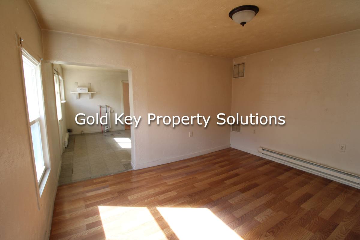 Apartment for rent at 2527 Chase St, Anderson, IN 46016