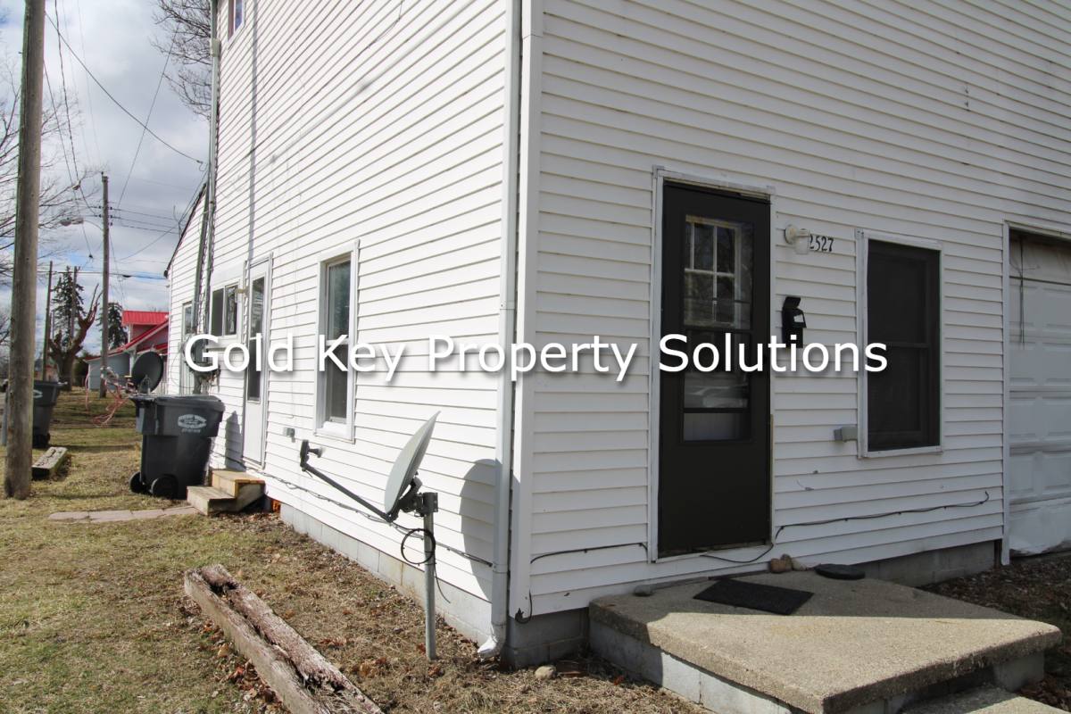 Apartment for rent at 2527 Chase St, Anderson, IN 46016