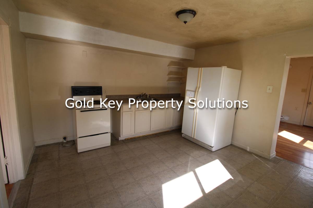 Apartment for rent at 2527 Chase St, Anderson, IN 46016