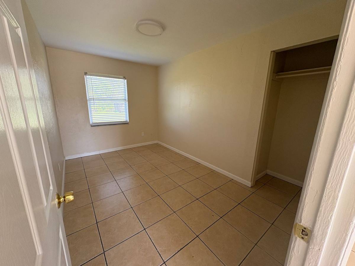 Apartment for rent at 3 - Mango Ave, Sarasota, FL 34234