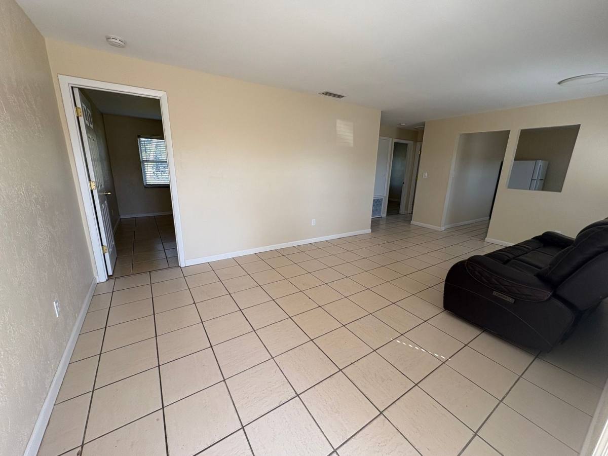 Apartment for rent at 3 - Mango Ave, Sarasota, FL 34234