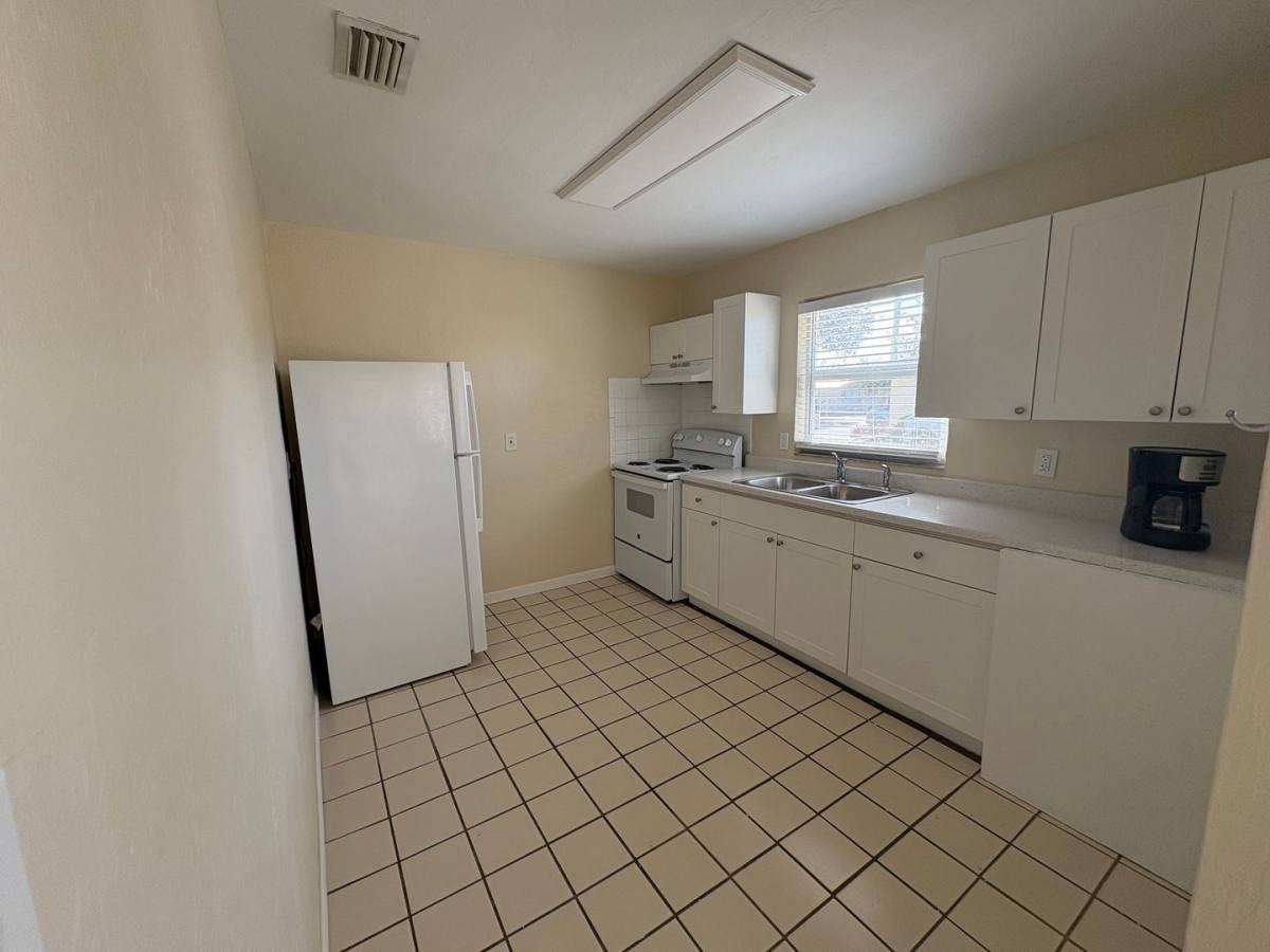 Apartment for rent at 3 - Mango Ave, Sarasota, FL 34234