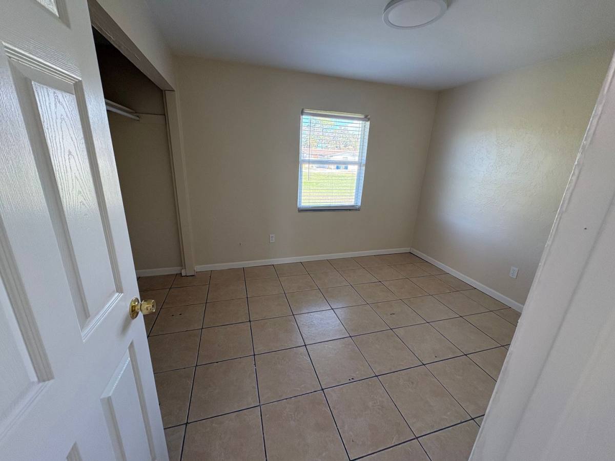 Apartment for rent at 3 - Mango Ave, Sarasota, FL 34234