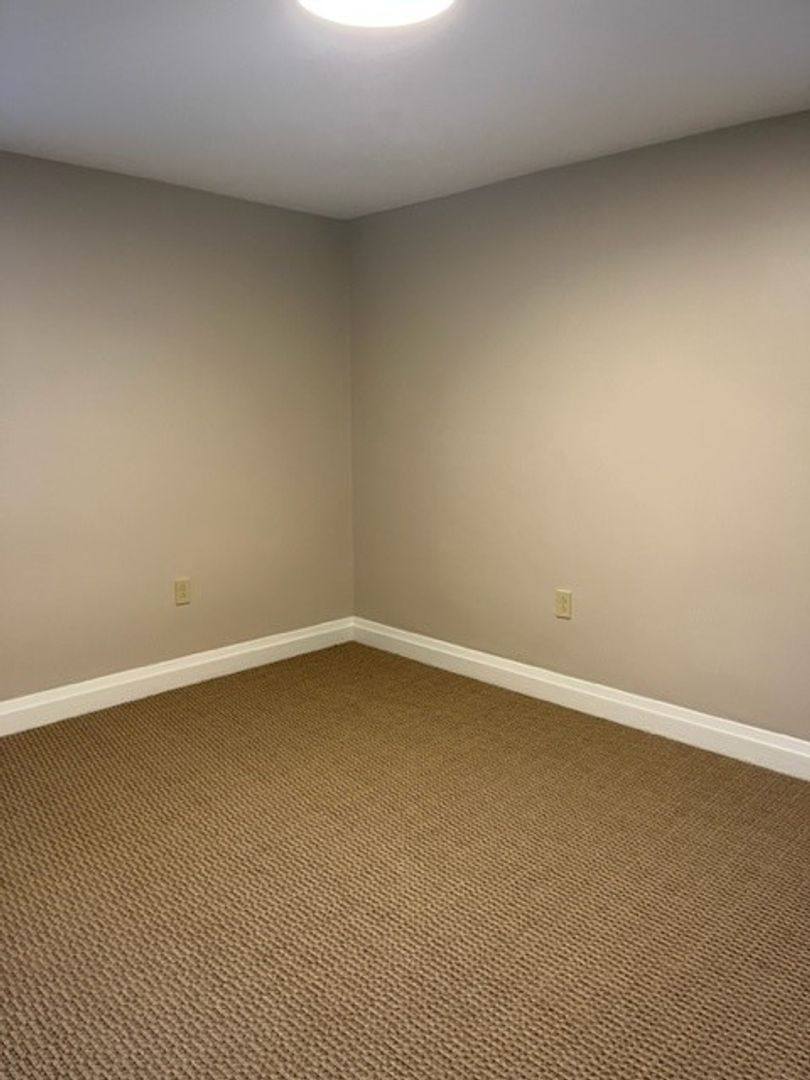Apartment for rent at 516-518 Chestnut St, Erie, PA 16507