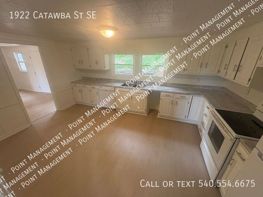 House for rent at 1922 Catawba St SE, Roanoke, VA 24014