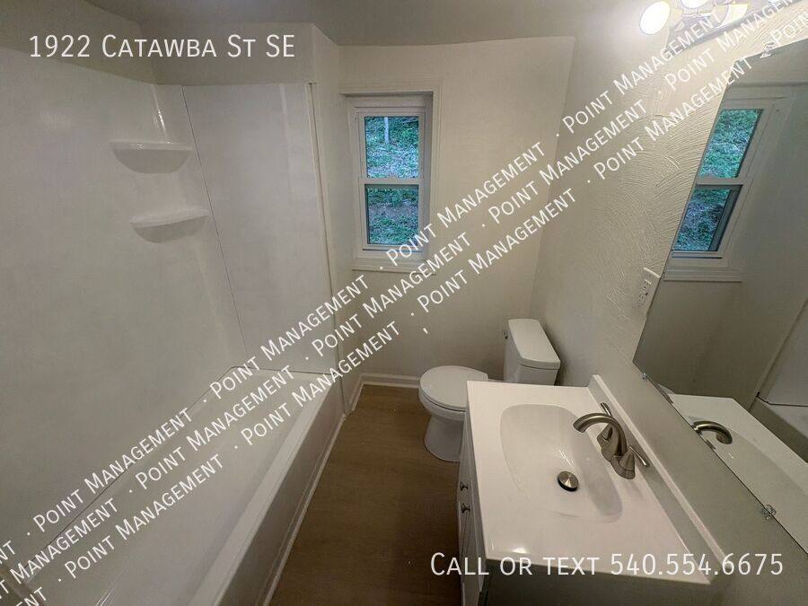 House for rent at 1922 Catawba St SE, Roanoke, VA 24014