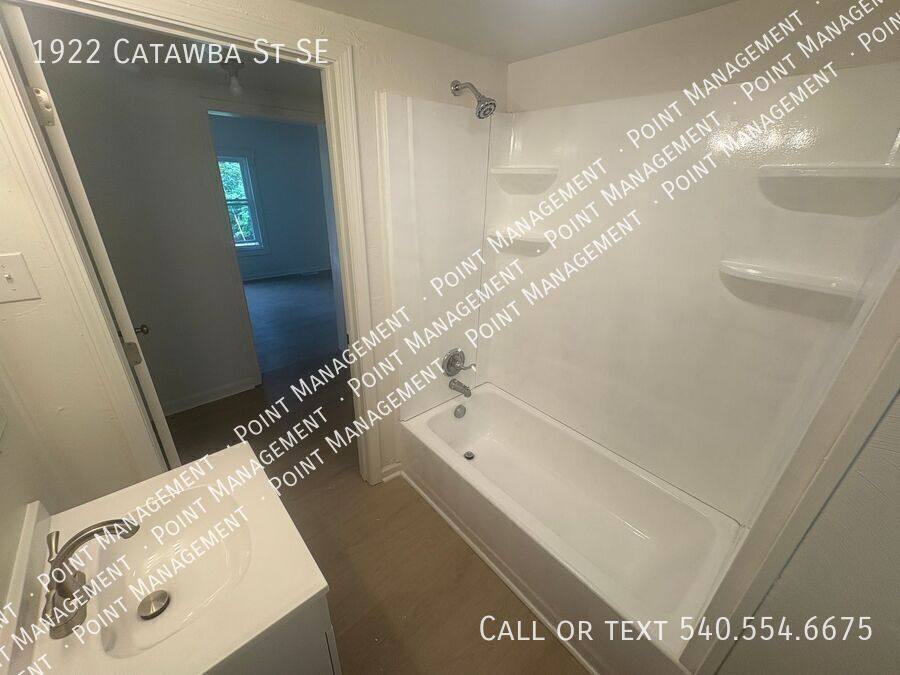 House for rent at 1922 Catawba St SE, Roanoke, VA 24014