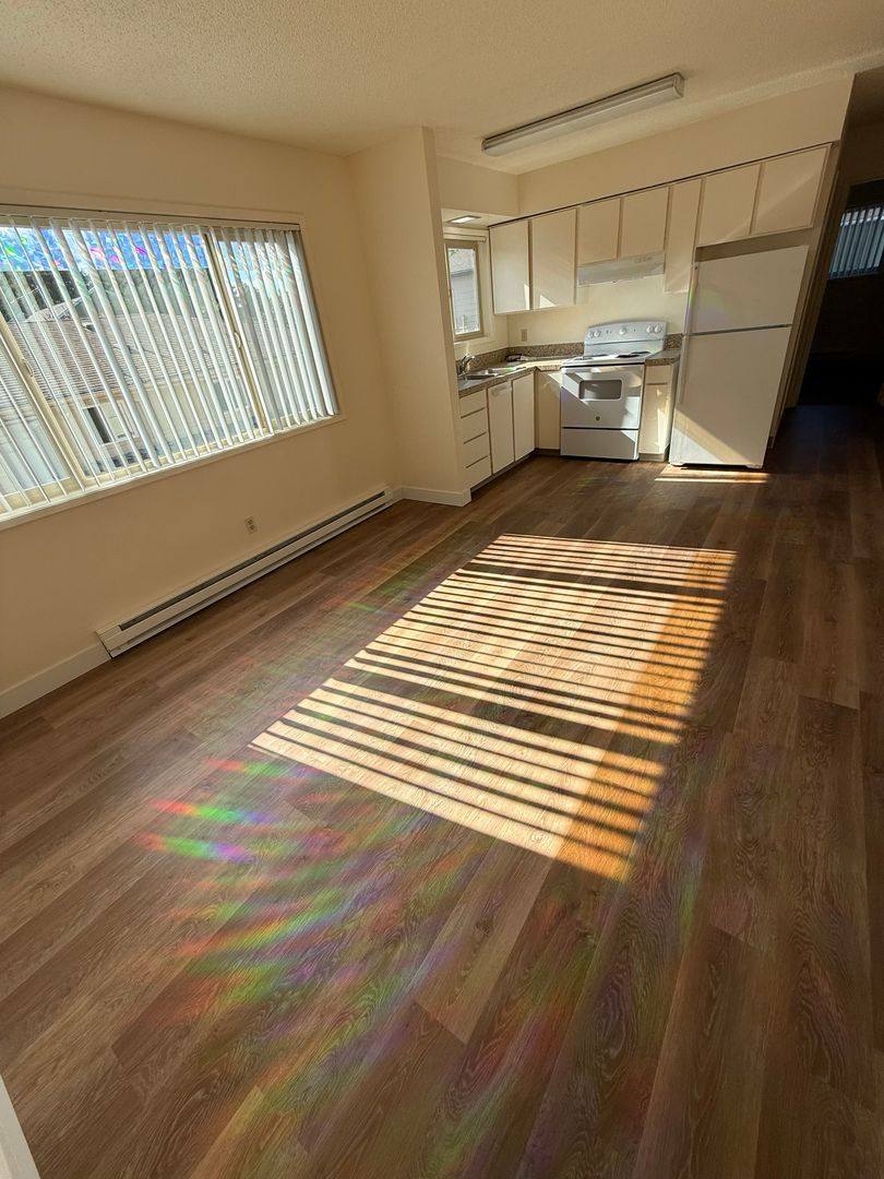 Apartment for rent at 3933 SE Francis, Portland, OR 97202
