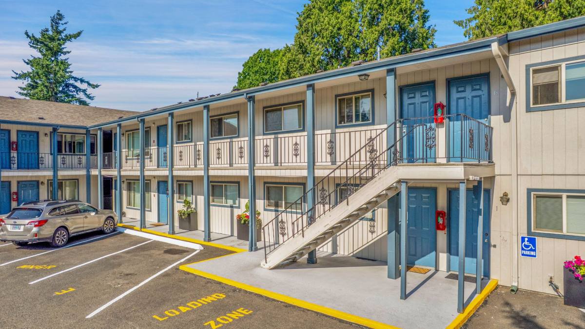 Apartment for rent at 3933 SE Francis, Portland, OR 97202