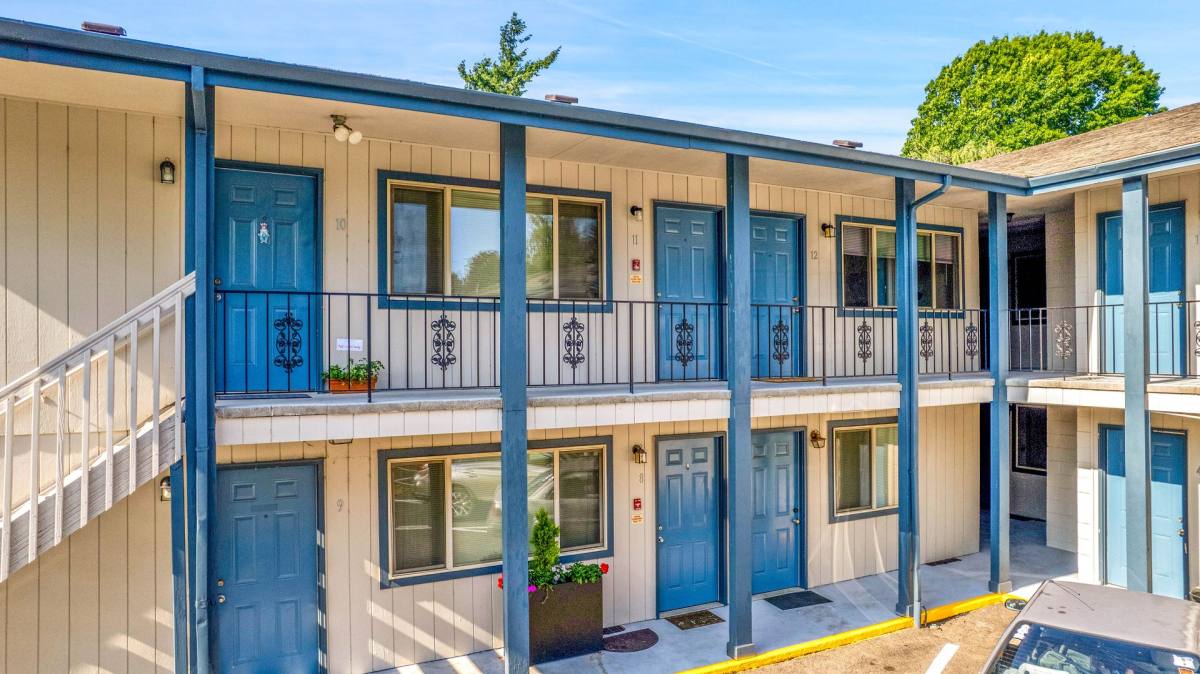 Apartment for rent at 3933 SE Francis, Portland, OR 97202