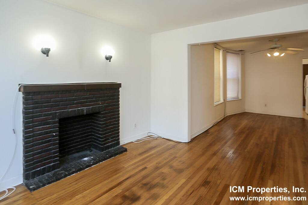 Apartment for rent at 3054 N Greenview Ave #2, Chicago, IL 60657