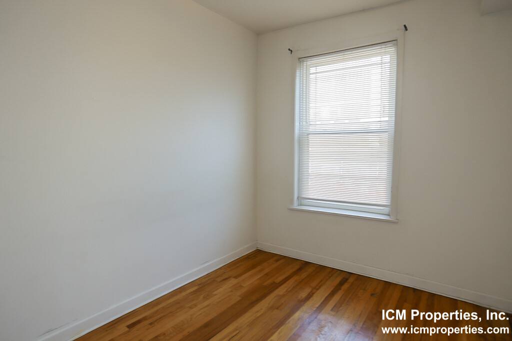 Apartment for rent at 3054 N Greenview Ave #2, Chicago, IL 60657