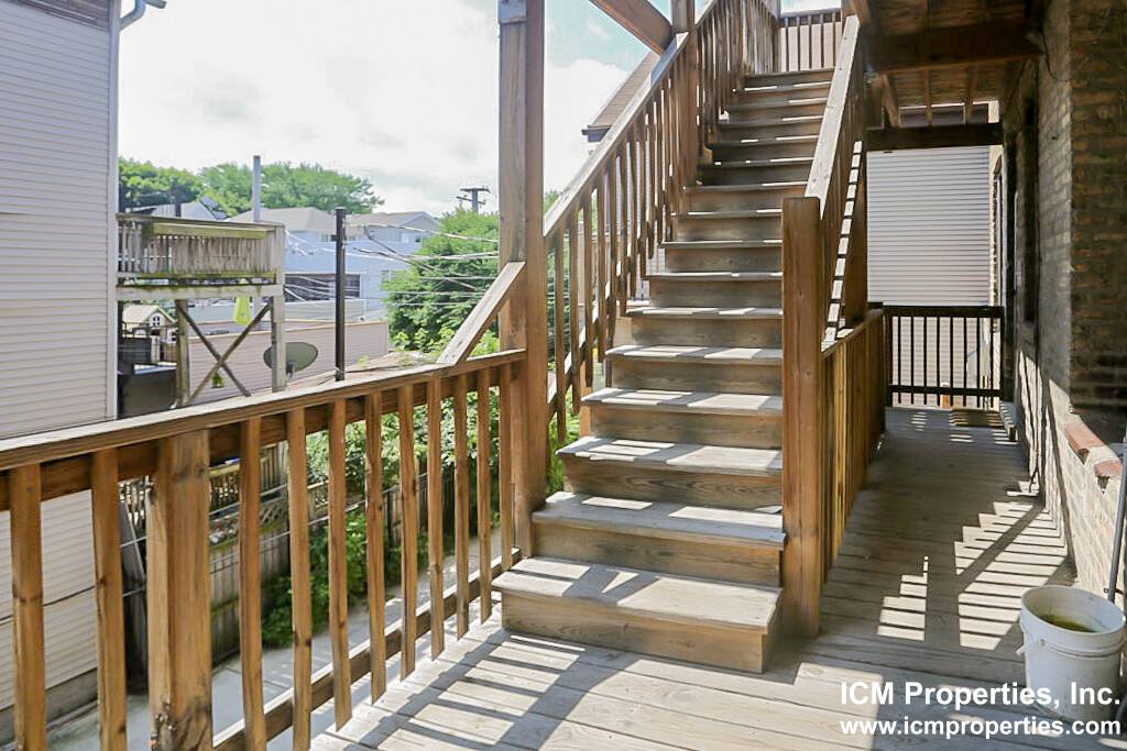 Apartment for rent at 3054 N Greenview Ave #2, Chicago, IL 60657