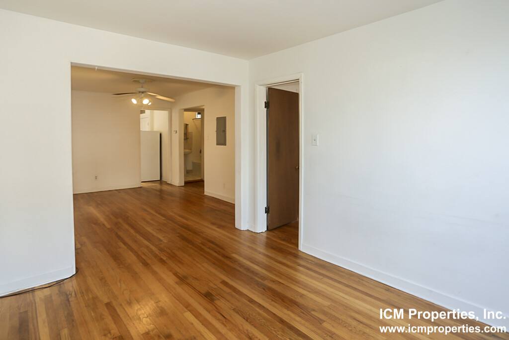 Apartment for rent at 3054 N Greenview Ave #2, Chicago, IL 60657