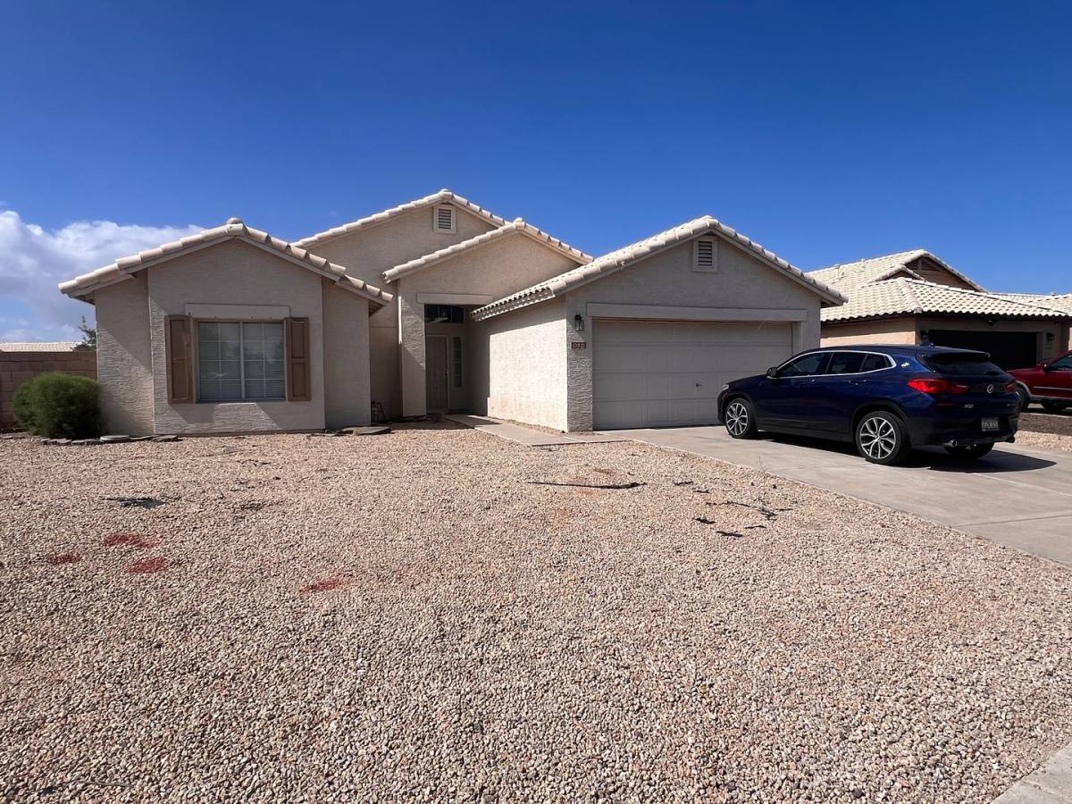 House for rent at 10821 W Royal Palm Rd, Peoria, AZ 85345