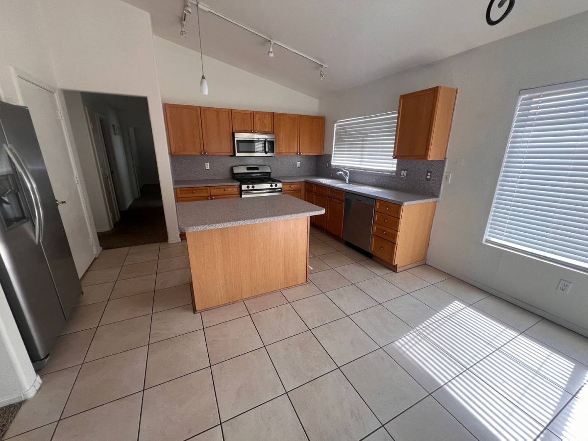 House for rent at 10821 W Royal Palm Rd, Peoria, AZ 85345