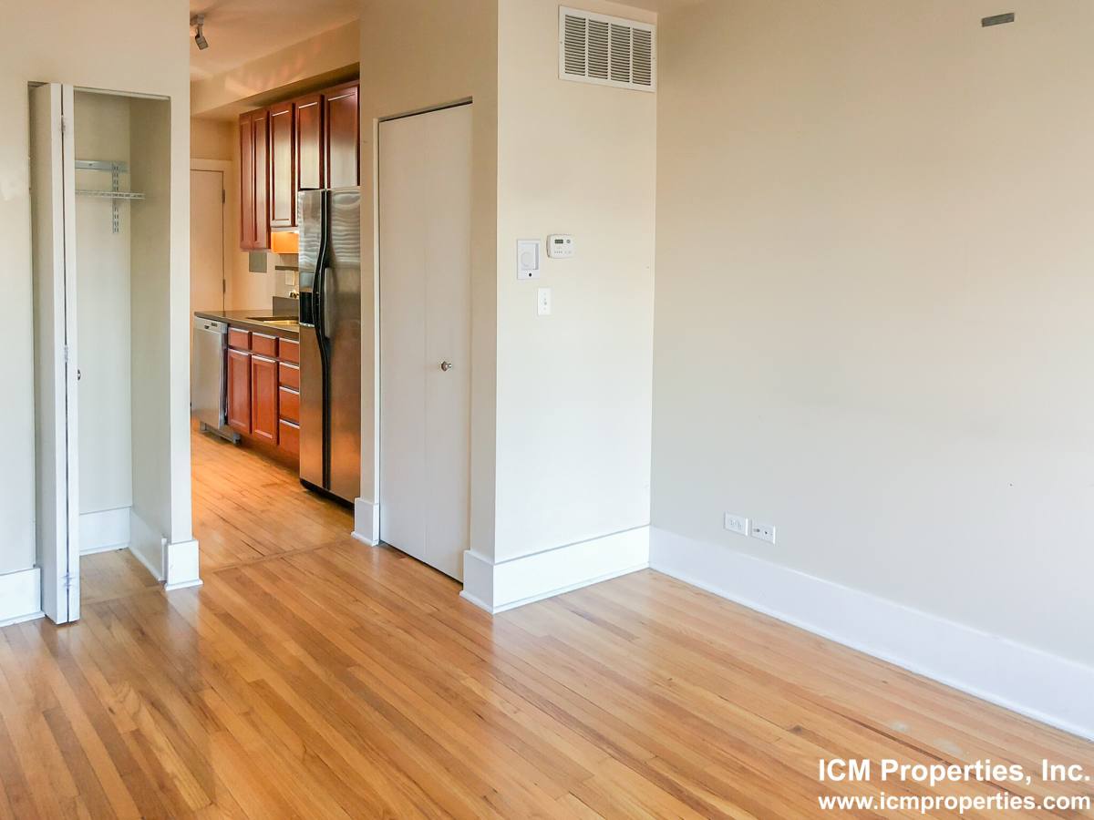 Apartment for rent at 1849 W Cornelia #3, Chicago, IL 60657