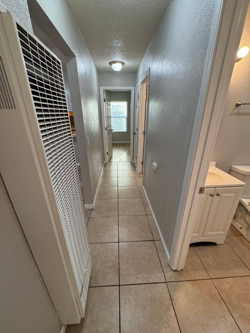 Apartment for rent at 195 E Pacific Ave, Fairfield, CA 94533