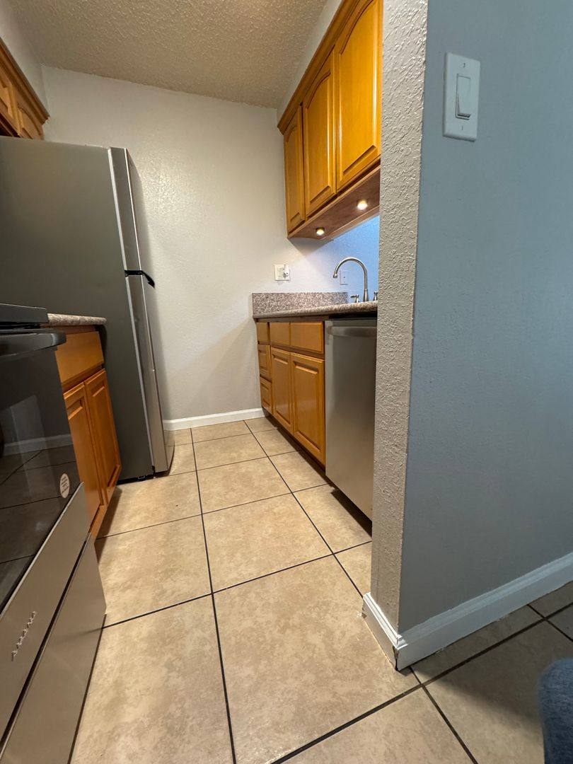 Apartment for rent at 195 E Pacific Ave, Fairfield, CA 94533