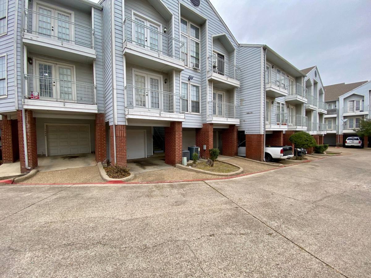 Apartment for rent at 9823 Summerwood Circle, Dallas, TX 75243