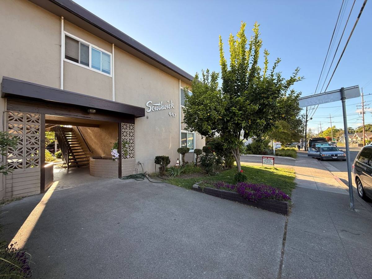 Apartment for rent at 447 S E St #4, Santa Rosa, CA 95404