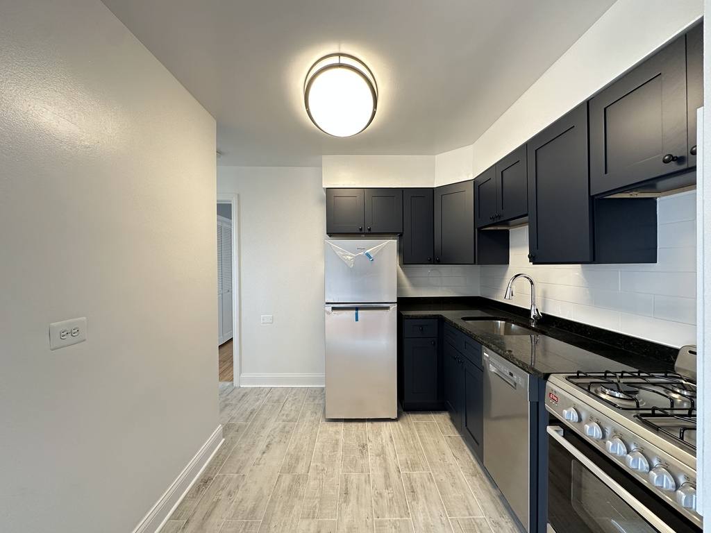 Apartment for rent at 6731 California #S4, Chicago, IL 60645