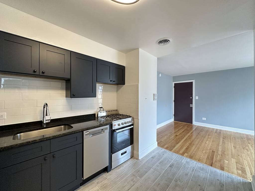 Apartment for rent at 6731 California #S4, Chicago, IL 60645