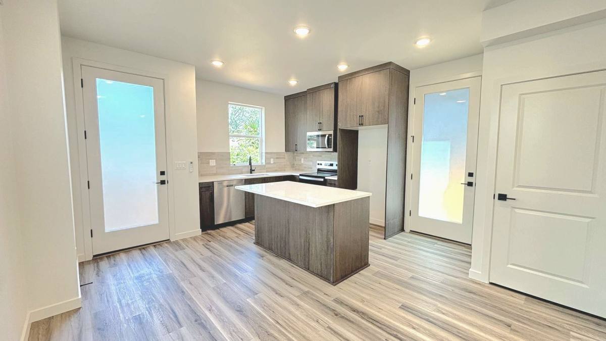 Apartment for rent at 2907 N Russet St, Portland, OR 97217