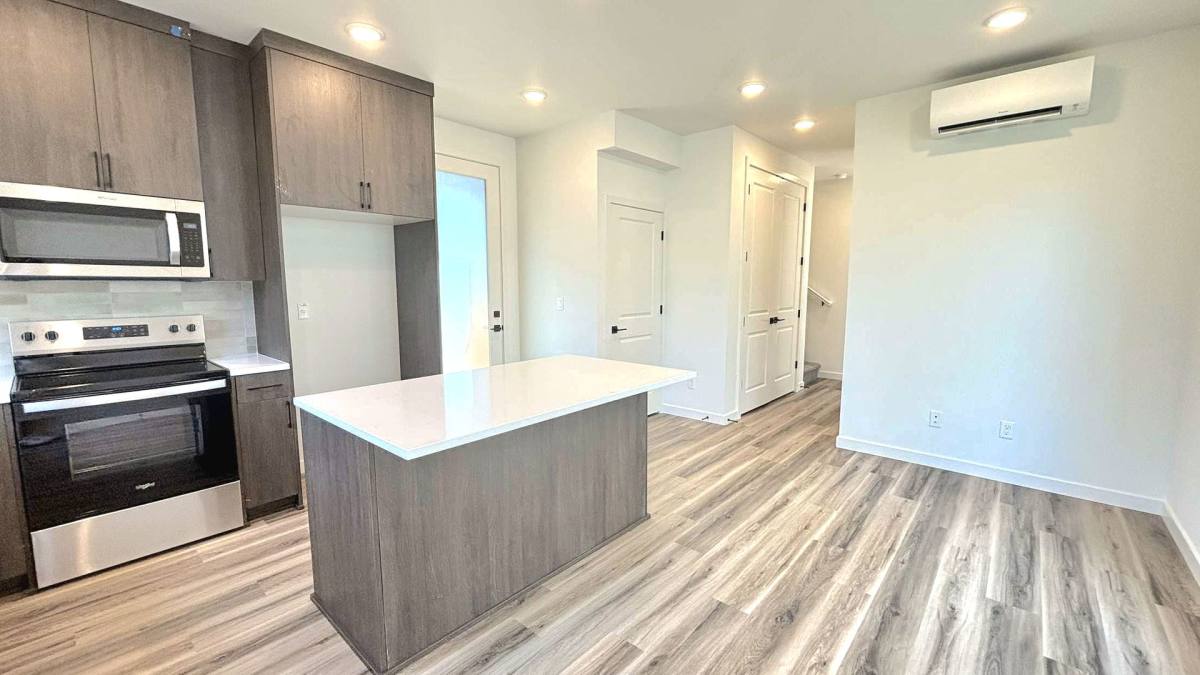 Apartment for rent at 2907 N Russet St, Portland, OR 97217