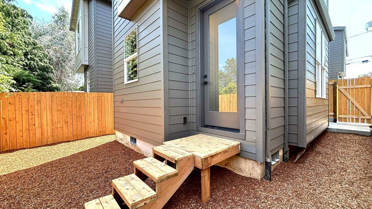 Apartment for rent at 2907 N Russet St, Portland, OR 97217