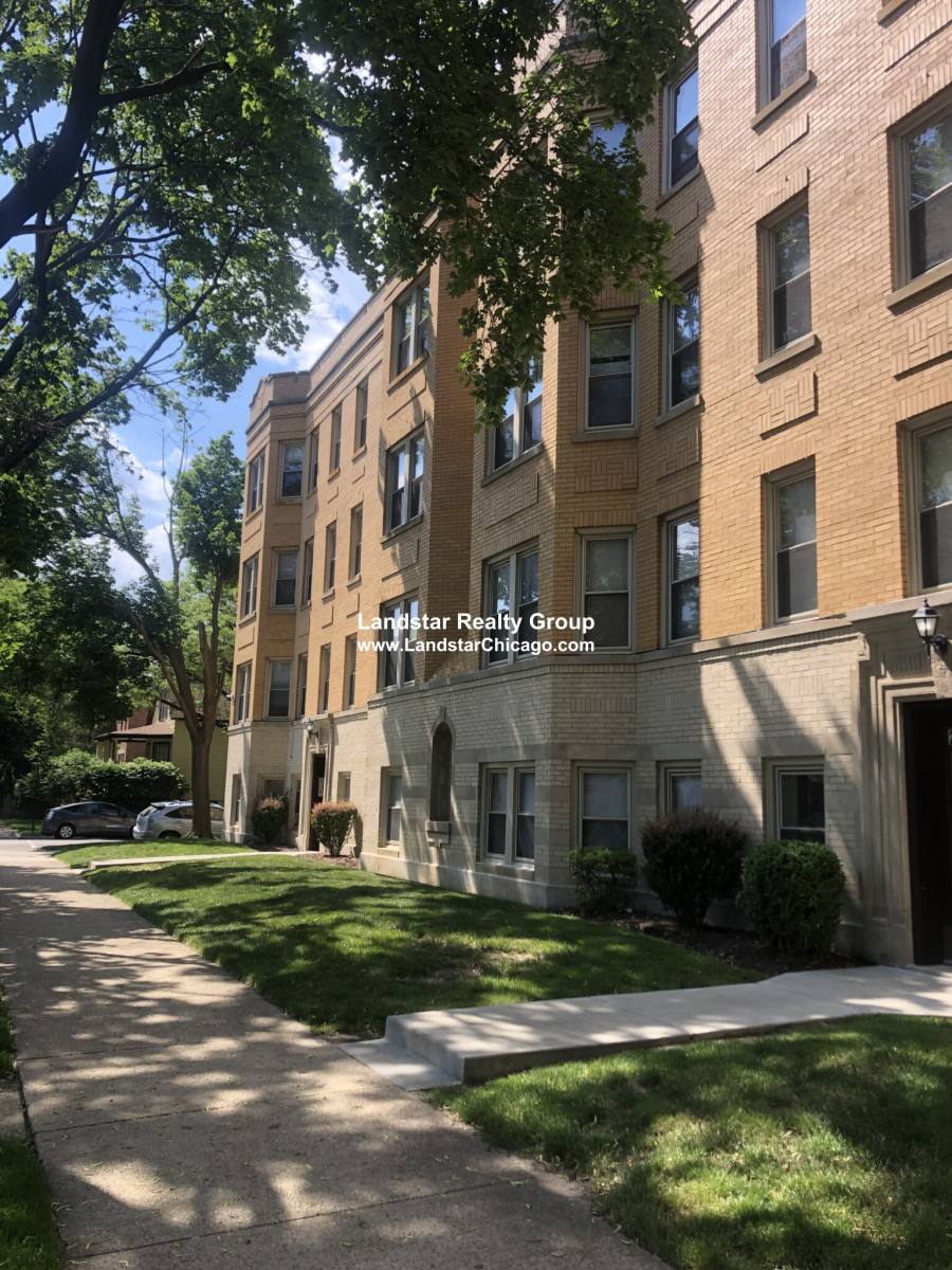 Apartment for rent at 6937 N Oakley #1, Chicago, IL 60645