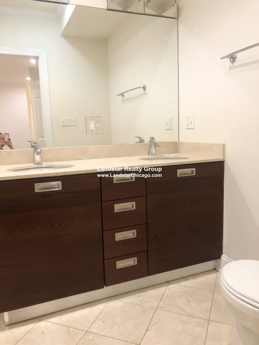 Apartment for rent at 6937 N Oakley #1, Chicago, IL 60645