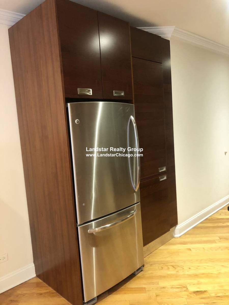 Apartment for rent at 6937 N Oakley #1, Chicago, IL 60645