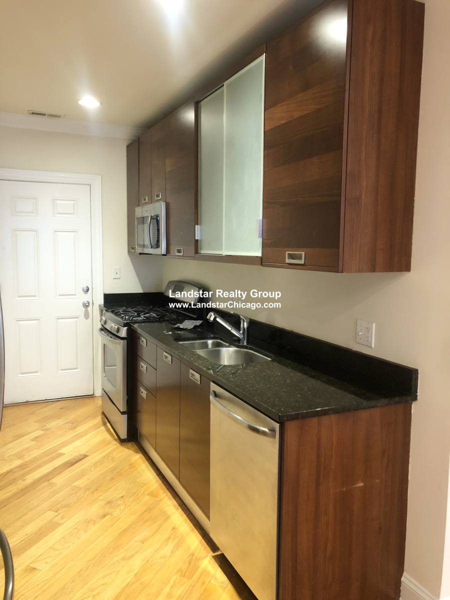Apartment for rent at 6937 N Oakley #1, Chicago, IL 60645
