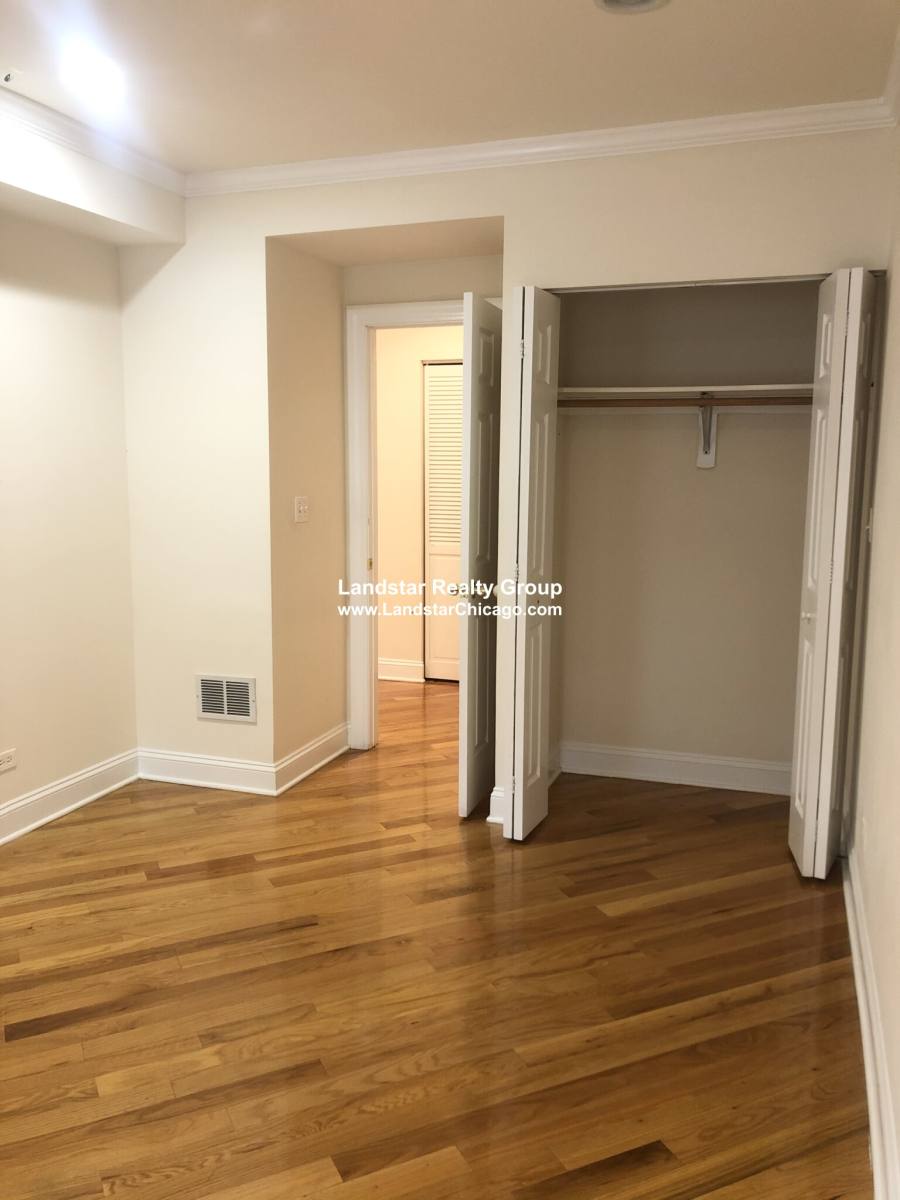 Apartment for rent at 6937 N Oakley #1, Chicago, IL 60645