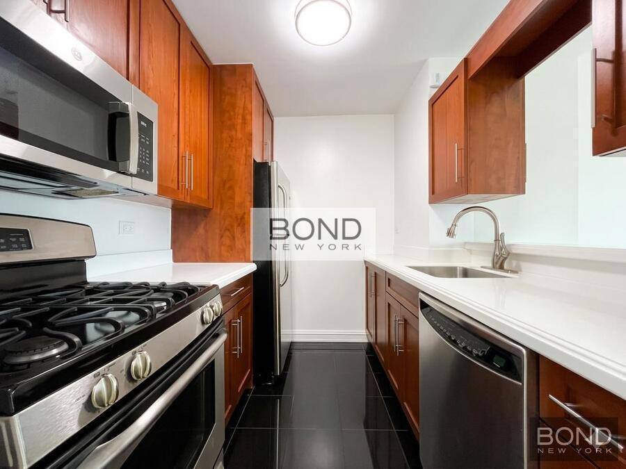 Apartment for rent at 400 E 71st St #23, New York, NY 10021