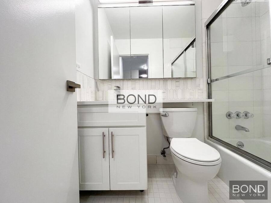 Apartment for rent at 400 E 71st St #23, New York, NY 10021